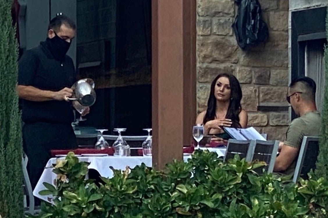 Courtney Stodden  Chris Sheng Enjoy an Intimate Lunch in Palm Springs (14 Photos)