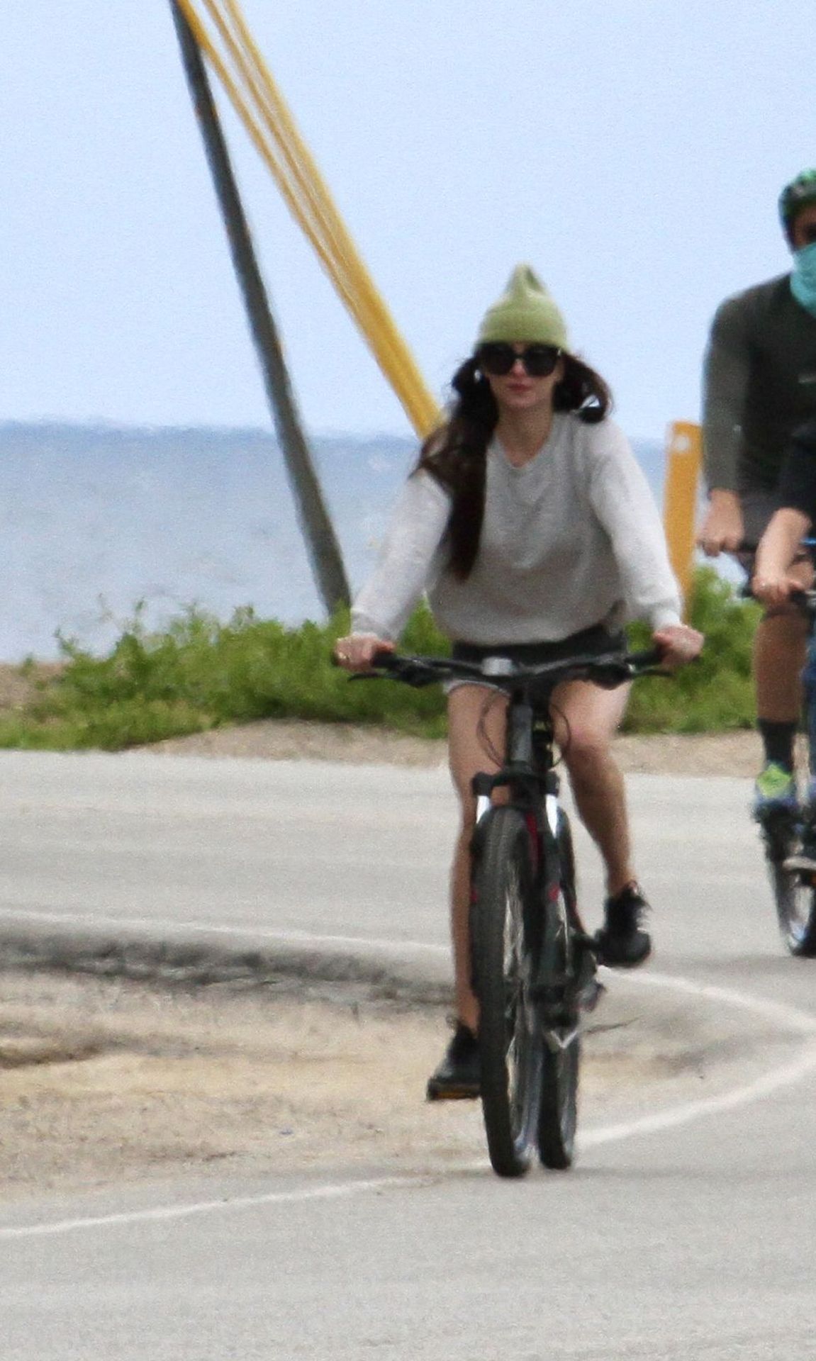 Dakota Johnson  Chris Martin Take His Kids Out for a Bike Ride in Malibu (58 Photos)