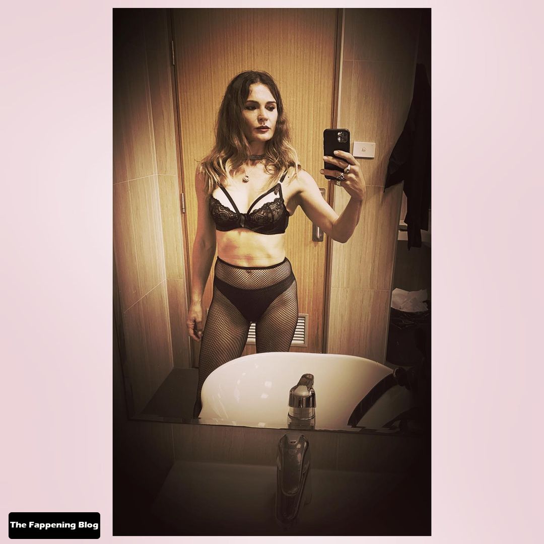 Danielle Cormack Nude  Sexy Collection (69 Photos + Videos)