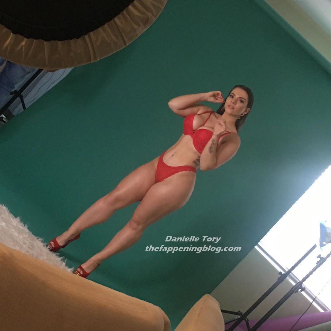 Danielle Tory Nude  Sexy (27 Photos)