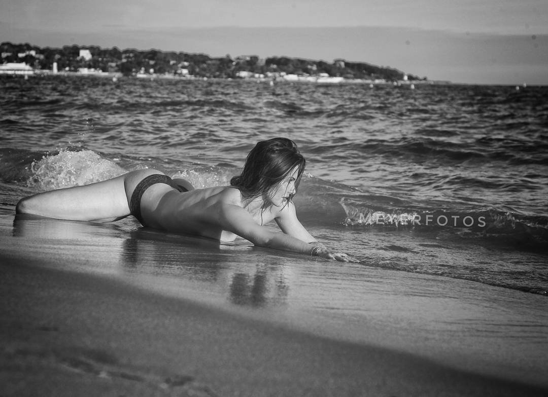 Dany Michalski Sexy  Topless (40 Photos)