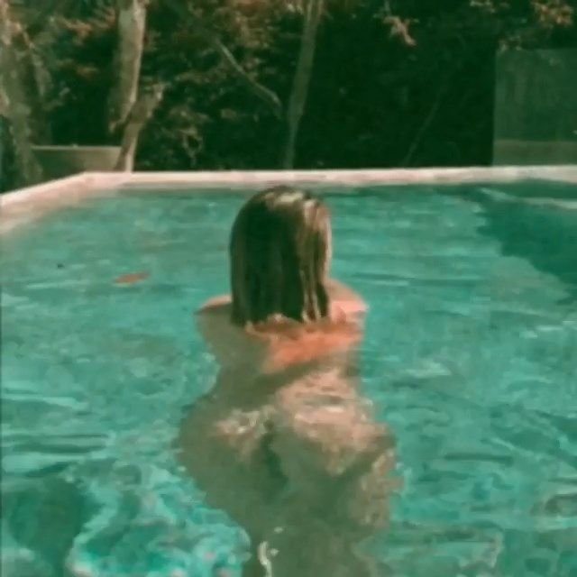 Delilah Belle Hamlin Sexy  Topless (24 Photos + GIFs)