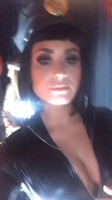 Demi Lovato Sexy (41 Pics + Gifs  Video)