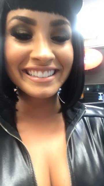Demi Lovato Sexy (41 Pics + Gifs  Video)