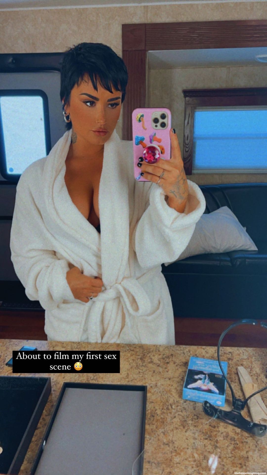Demi Lovato Shows Off Her Tits (3 Photos)