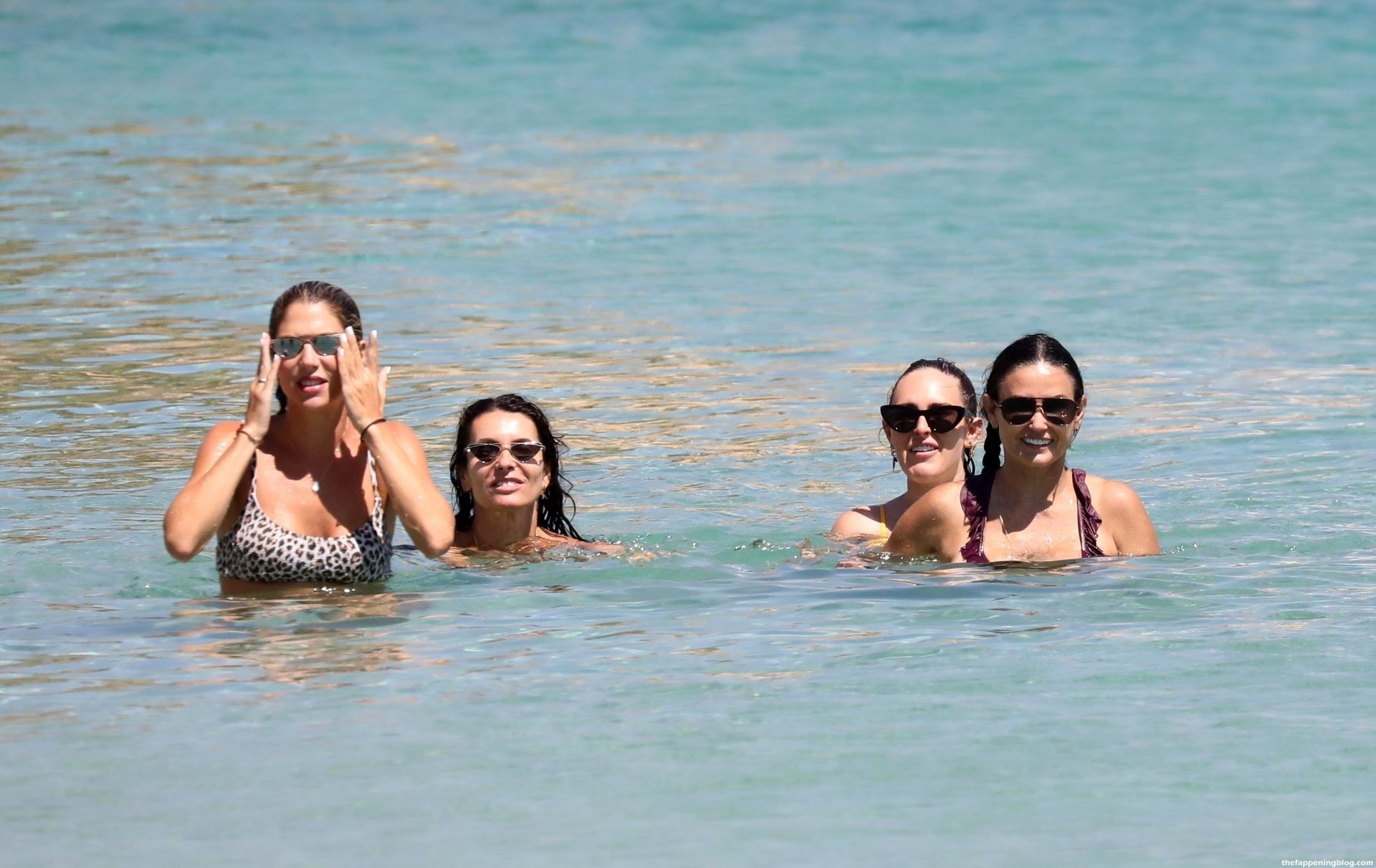 Demi Moore  Rumer Willis Enjoy a Day on the Beach in Mykonos (111 New Photos)