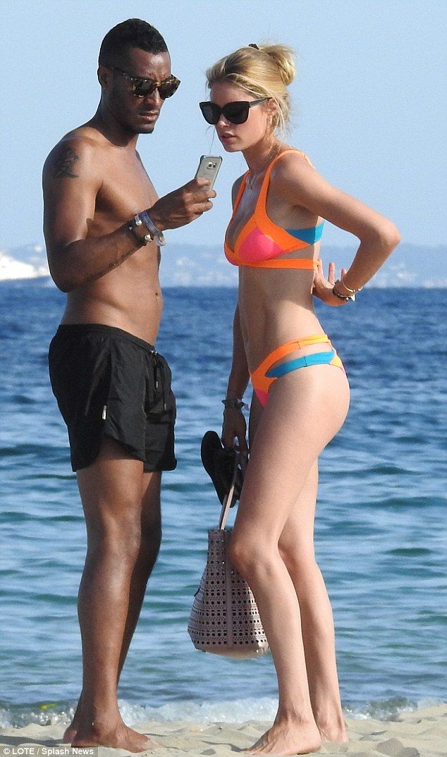 Doutzen Kroes in a Bikini (21 Photos)