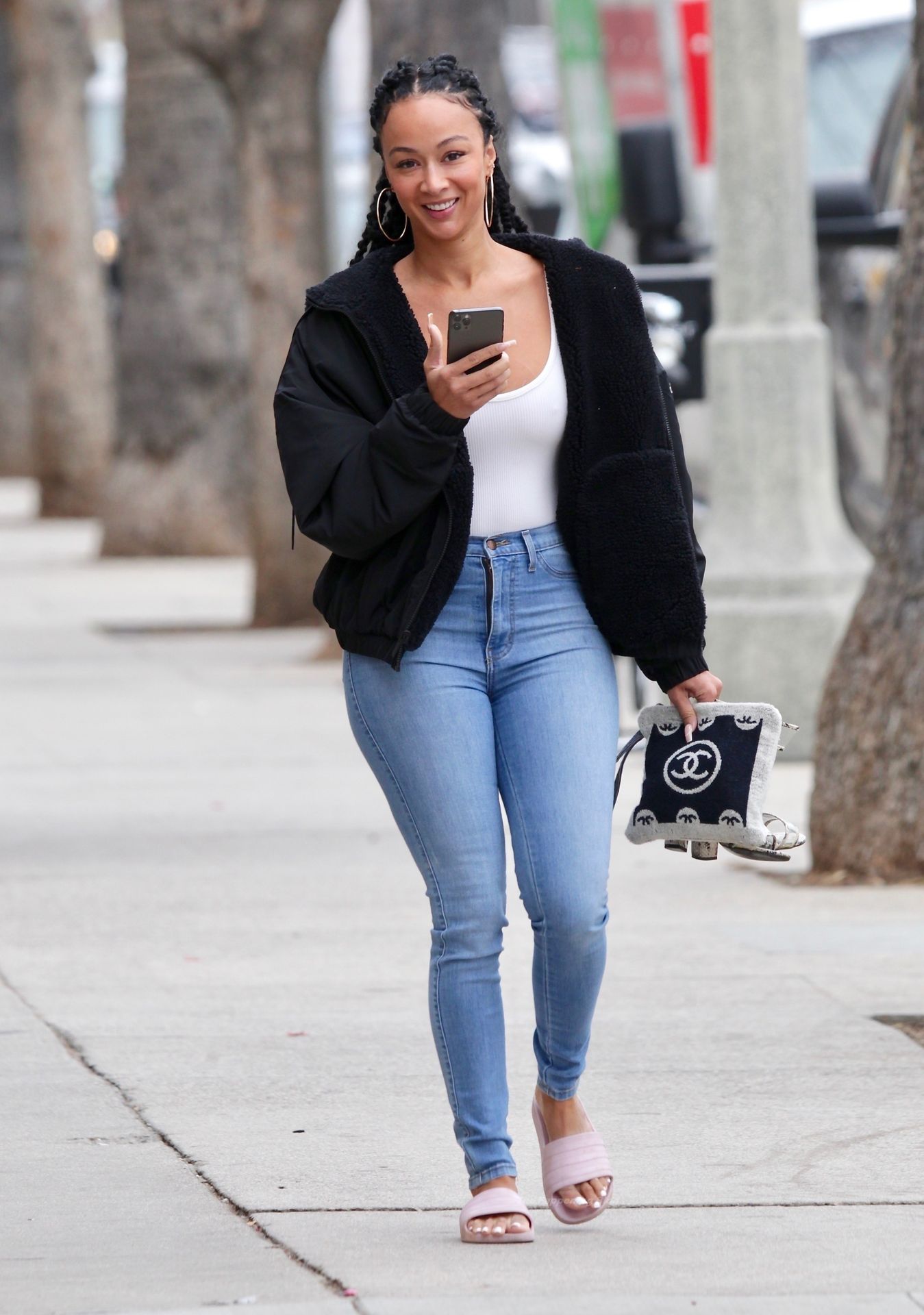 Draya Michele is All Smiles Leaving a Nail Salon in Studio City (16 Photos)