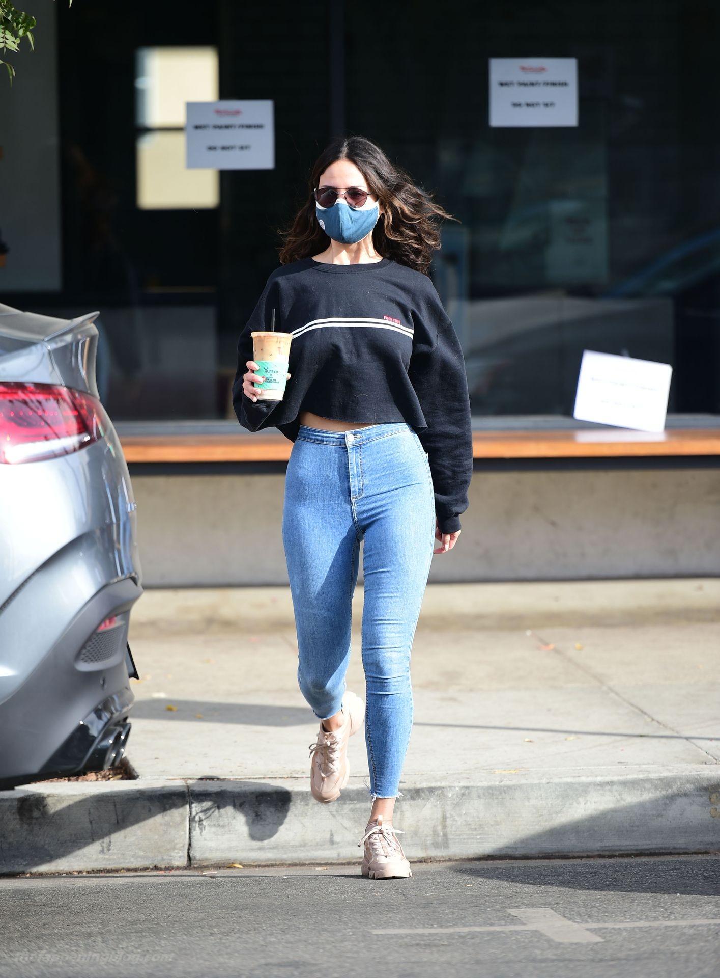 Eiza Gonzalez Flaunts Her Booty While on a Coffee Run in LA (20 Photos)