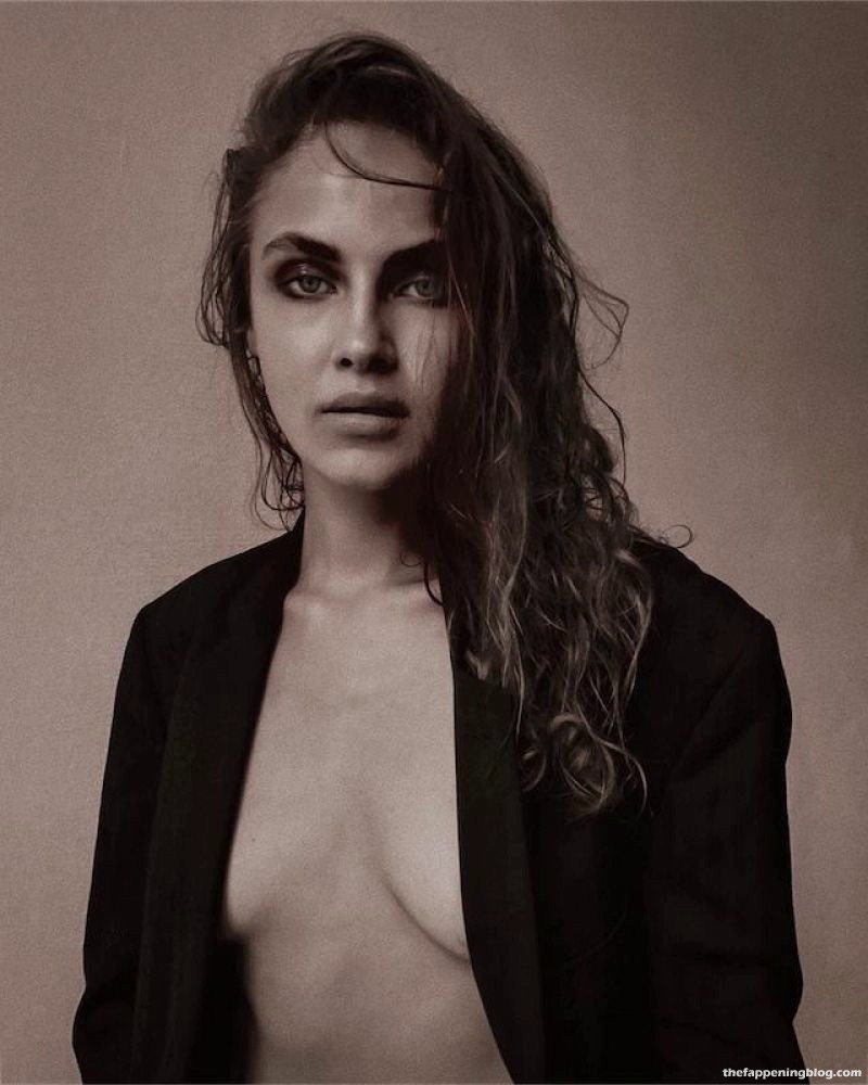 Elena Carriere Nude  Sexy (33 Photos)
