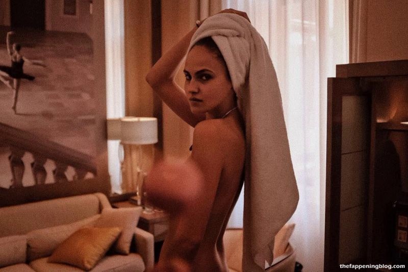 Elena Carriere Nude  Sexy (33 Photos)