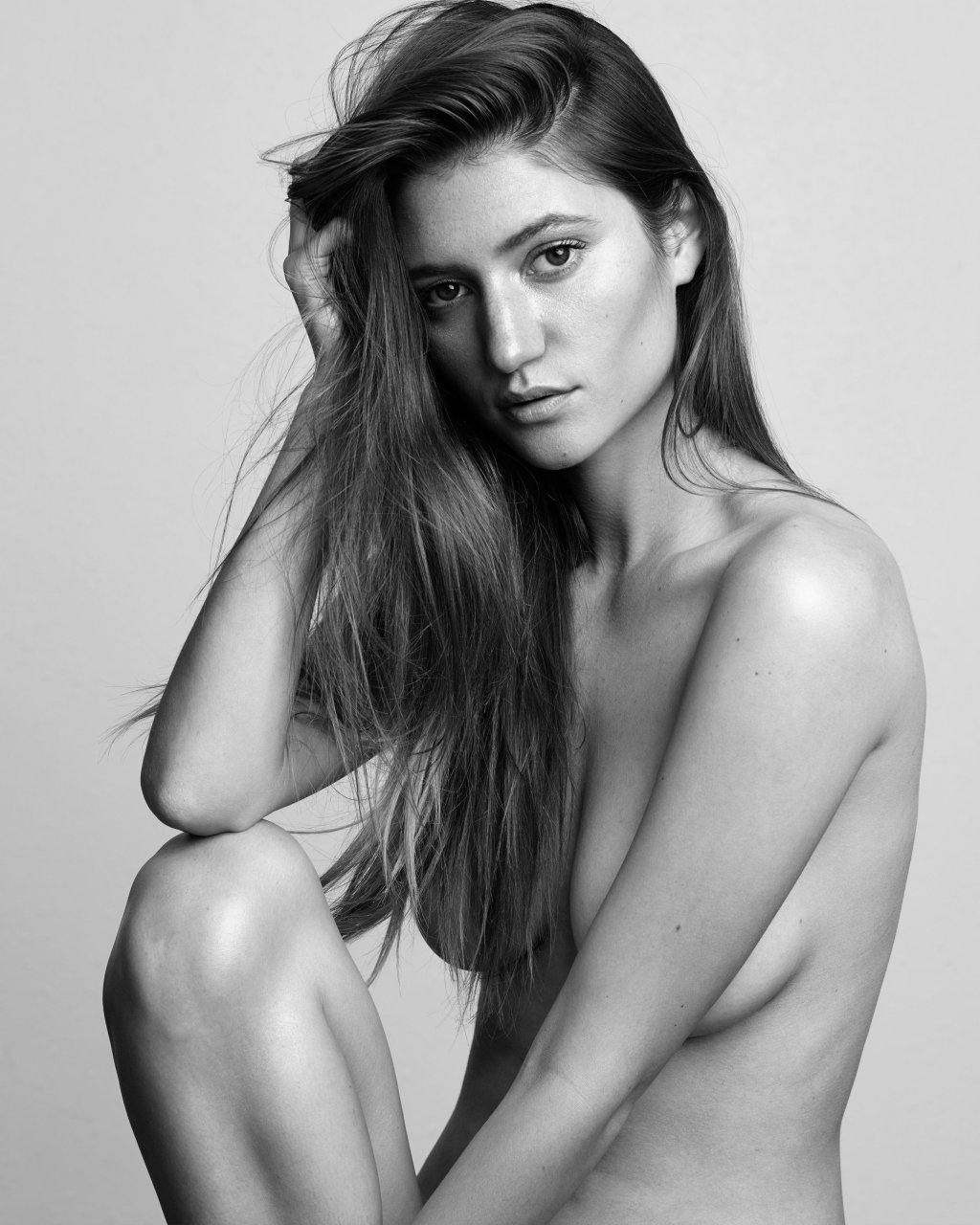 Elizabeth Elam Nude  Sexy (9 Photos)