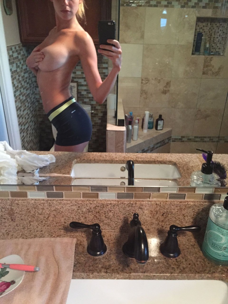 Elizabeth Turner Nude  Sexy Leaked Fappening (100 Photos)