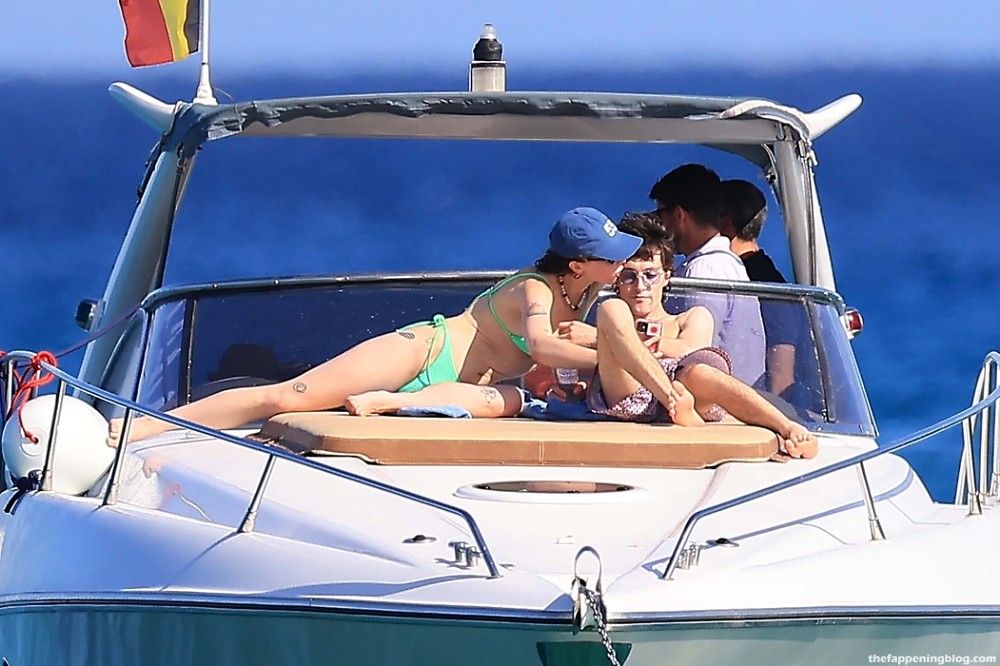 Ella Emhoff  Sam Hine Relax on Holiday in St Tropez (101 Photos)