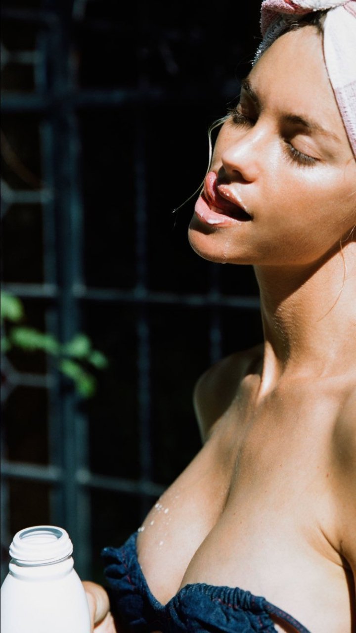 Elyse Taylor Nude  Sexy (37 Photos)