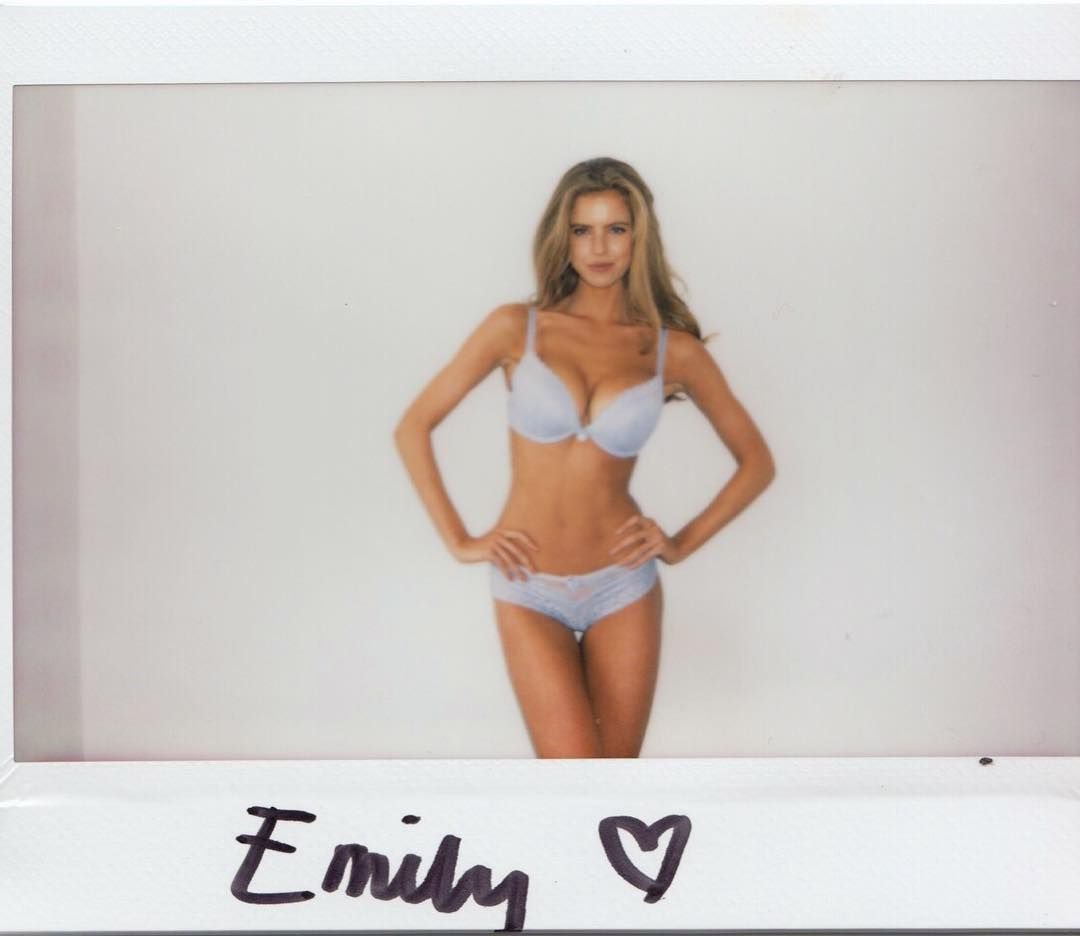 Emily Deyt-Aysage Nude  Sexy (78 Photos)