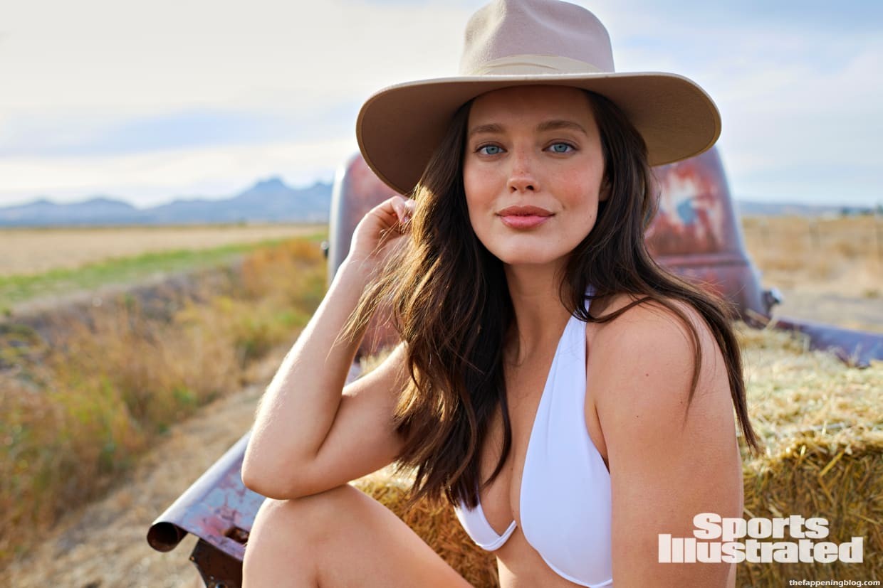 Emily DiDonato Sexy  Topless - Sports Illustrated Swimsuit 2021 (49 Photos)
