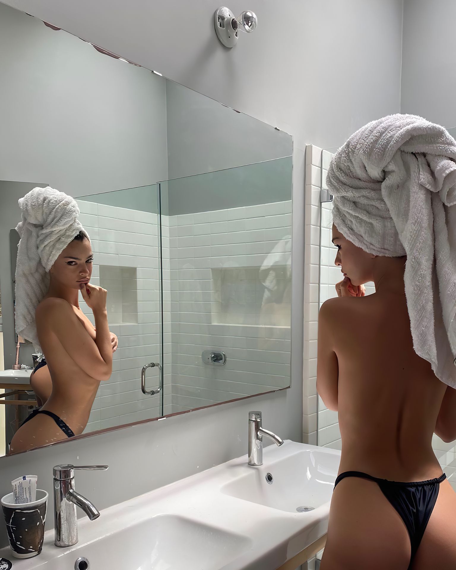 Emily O’Hara Ratajkowski Topless (2 Hot Photos)