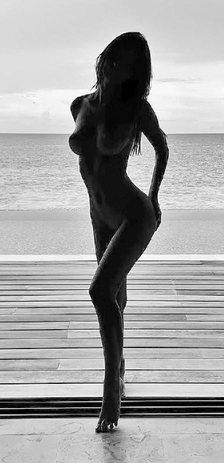 Emily Ratajkowski Nude  Sexy (100 Photos)