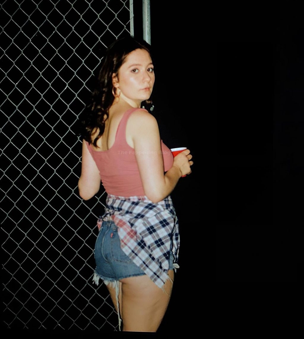 Emma Kenney Sexy Collection (41 Photos) [Updated]