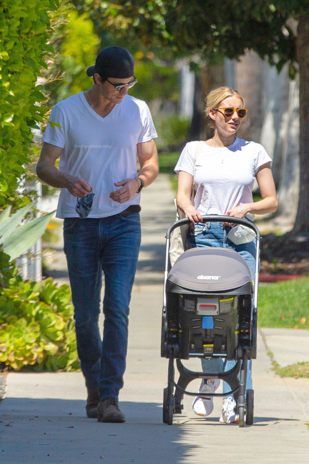 Emma Roberts  Garrett Hedlund Take Rhodes on a Walk to a Coffee Shop (39 Photos)