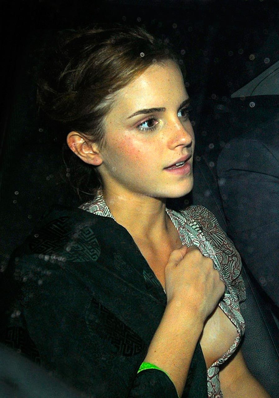 Emma Watson Nude  Sexy Leaked The Fappening - Part 1 (180 Photos + Videos)