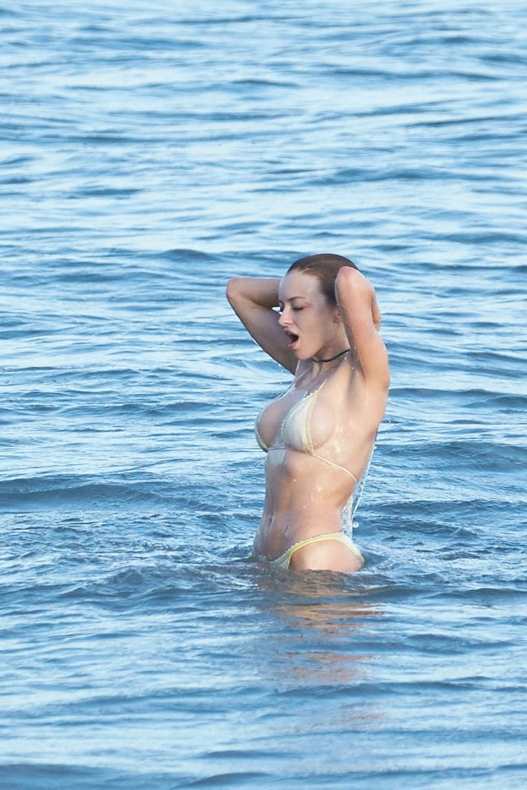Francesca Eastwood Sexy  Topless (34 Photos)