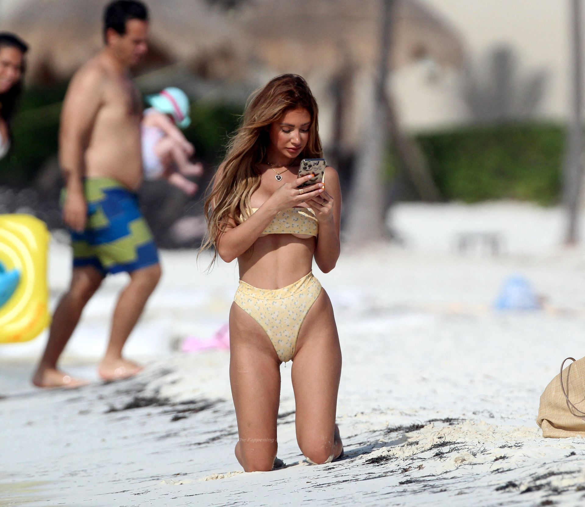 Francesca Farago Flaunts Her Flawless Bikini Body on the Beach in Mexico (71 Photos)