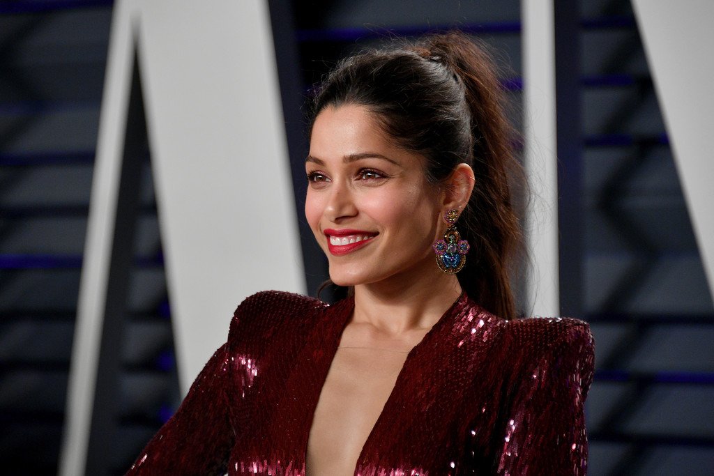 Freida Pinto Sexy (5 Photos)