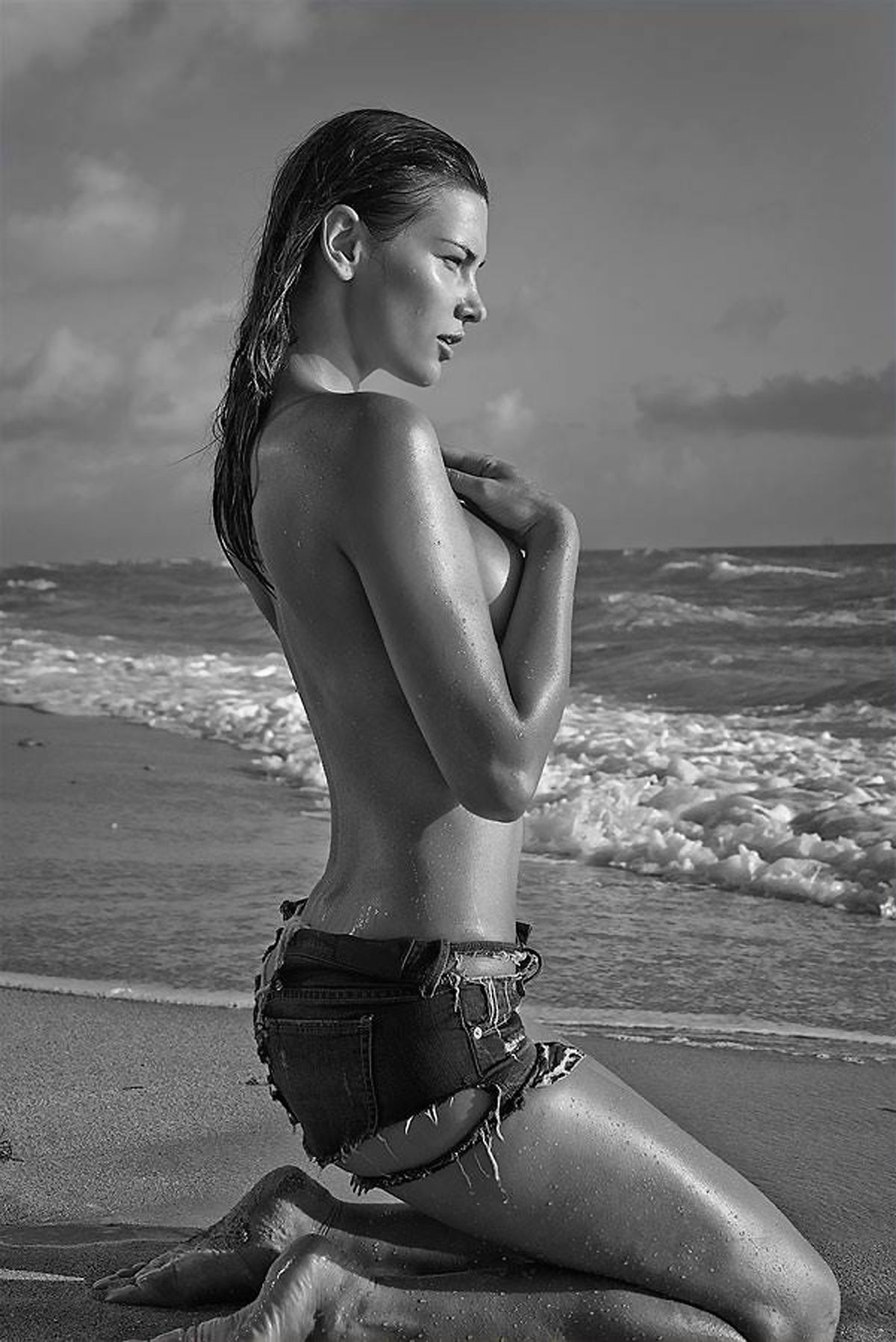 Gabriela Iliescu Topless (7 Photos)