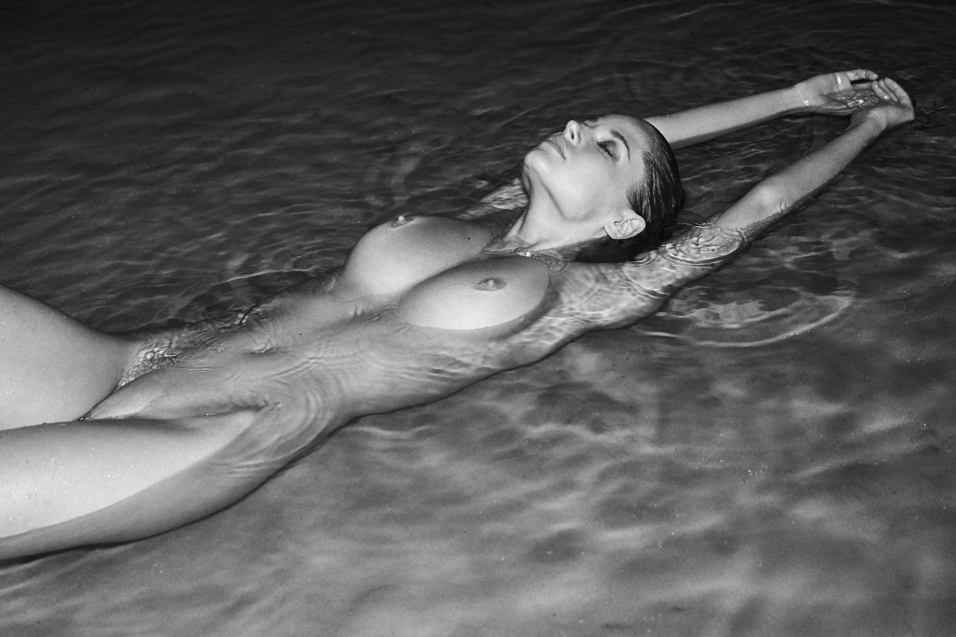 Genevieve Morton Nude  Sexy (48 Photos)