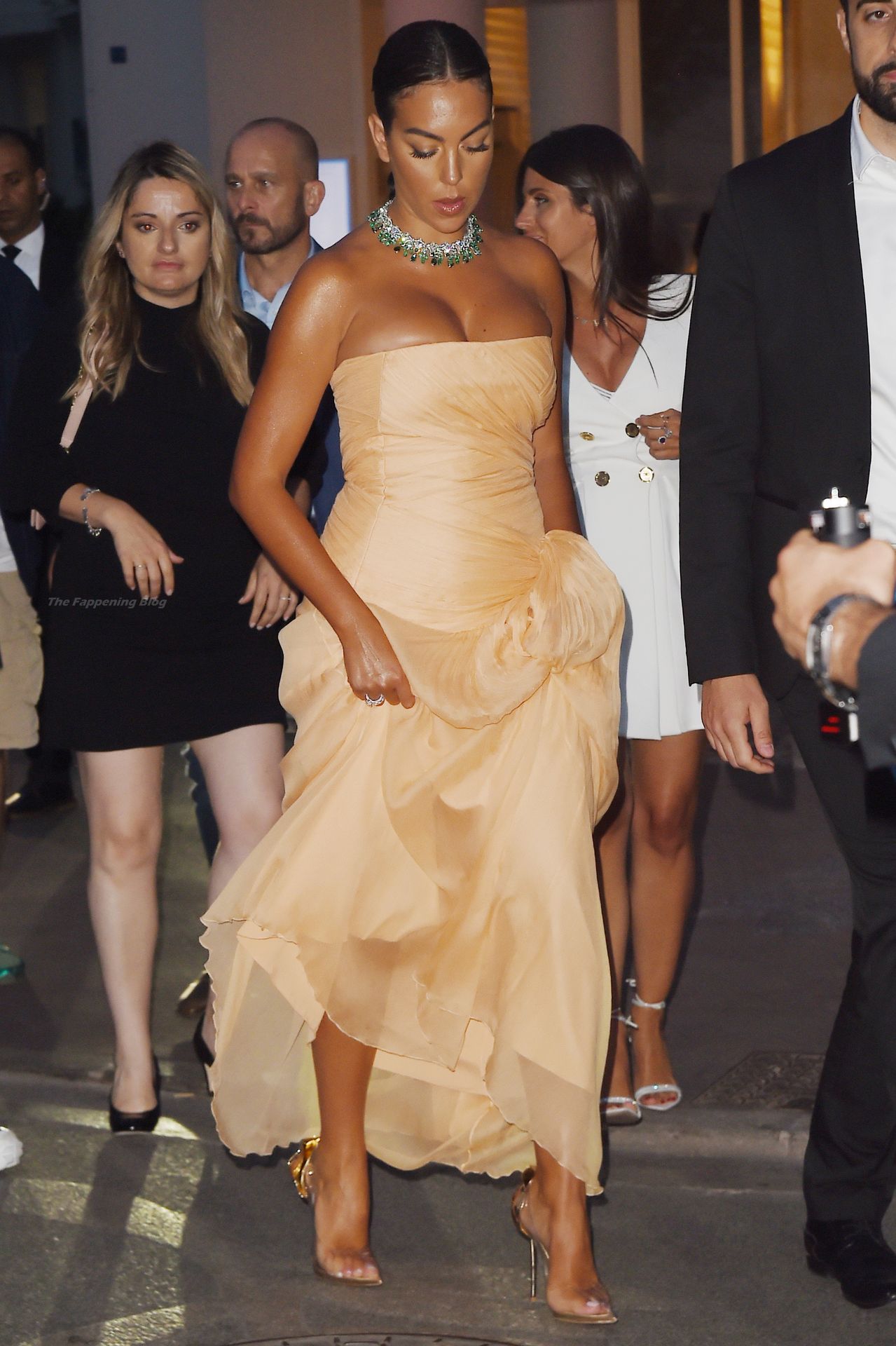 Georgina Rodriguez Looks Stunning in Cannes (11 Photos)