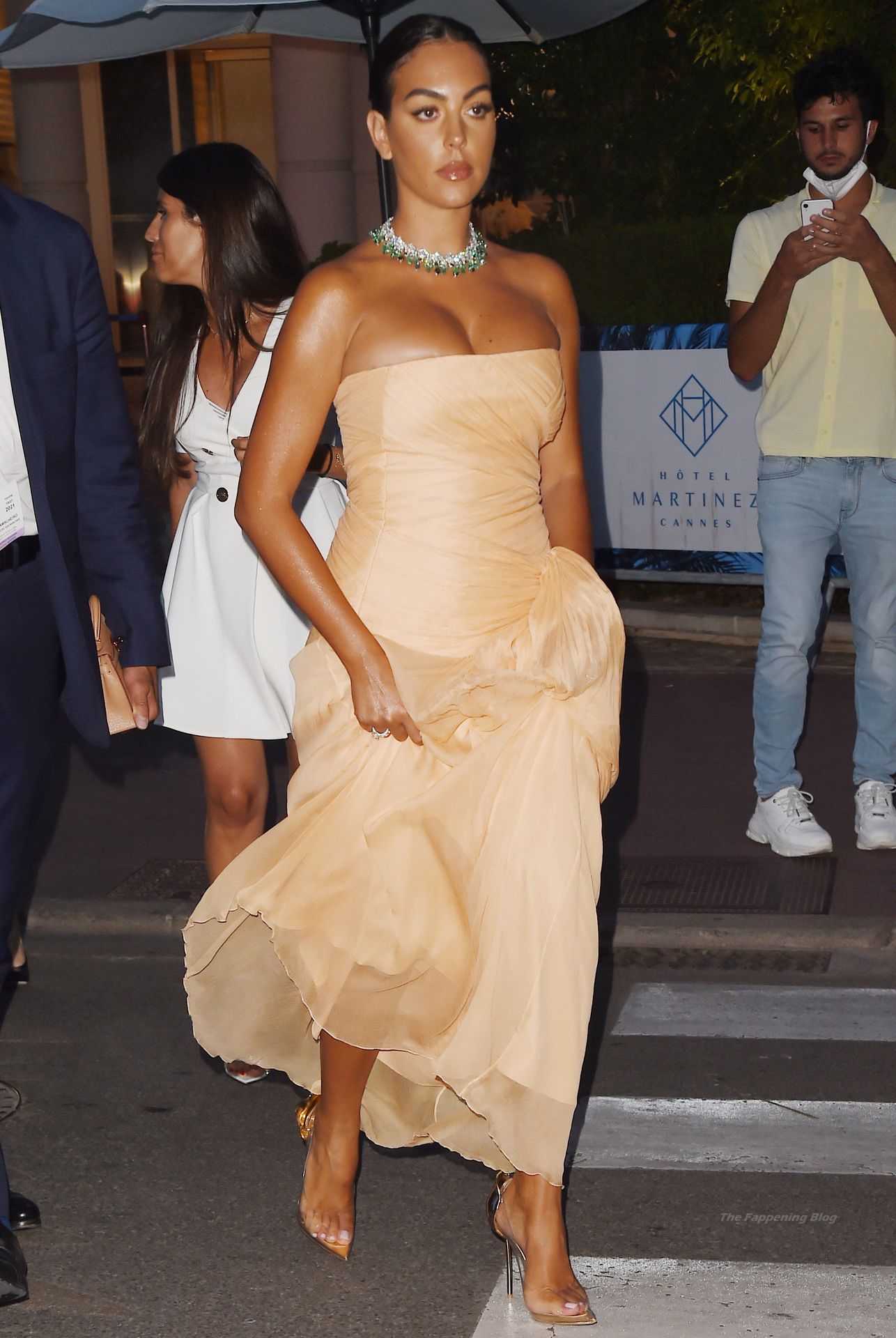 Georgina Rodriguez Looks Stunning in Cannes (11 Photos)