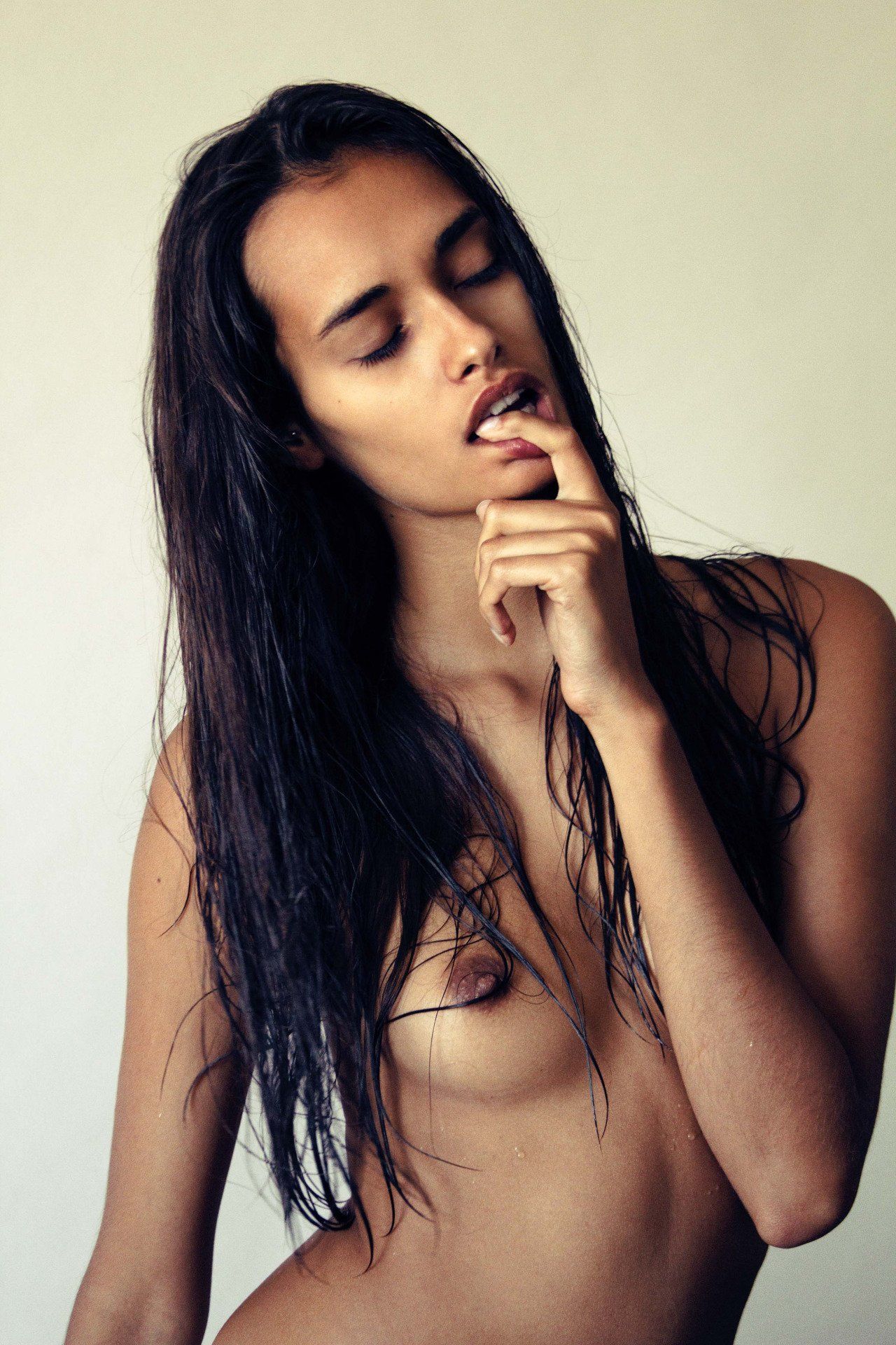 Gizele Oliveira Nude  Sexy (9 Photos)
