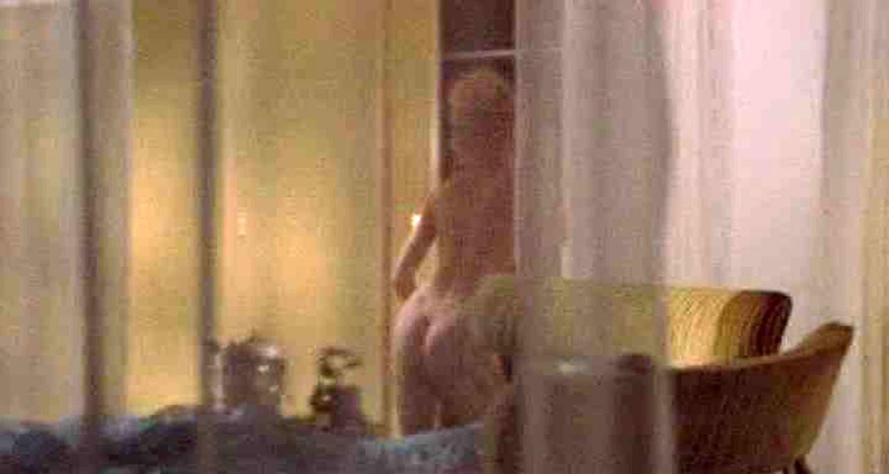 Goldie Hawn Nude - There’s a Girl in My Soup (10 Pics + GIF  Video)