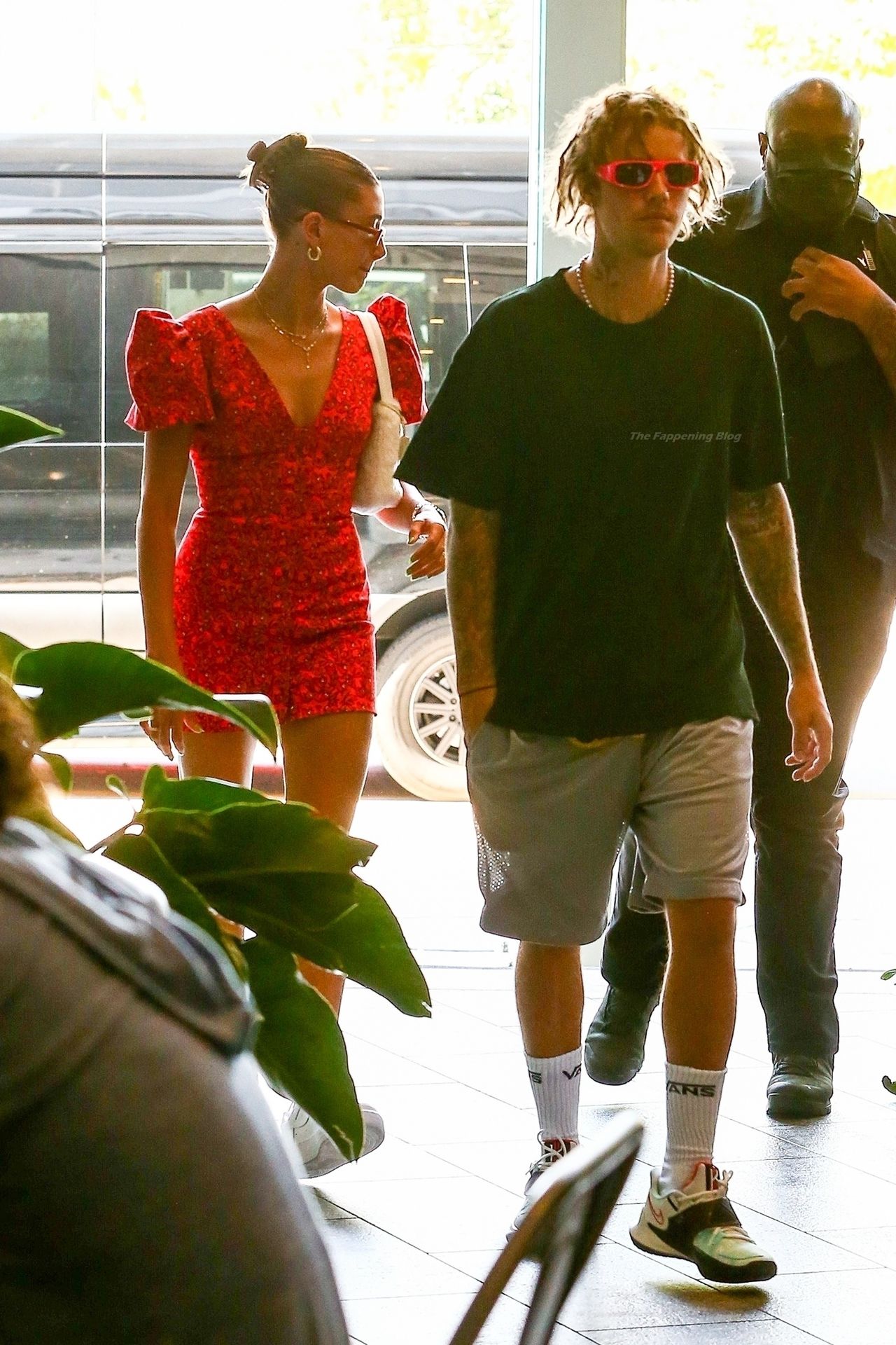 Hailey  Justin Bieber are Seen During a Miami Shopping Trip (32 Photos)