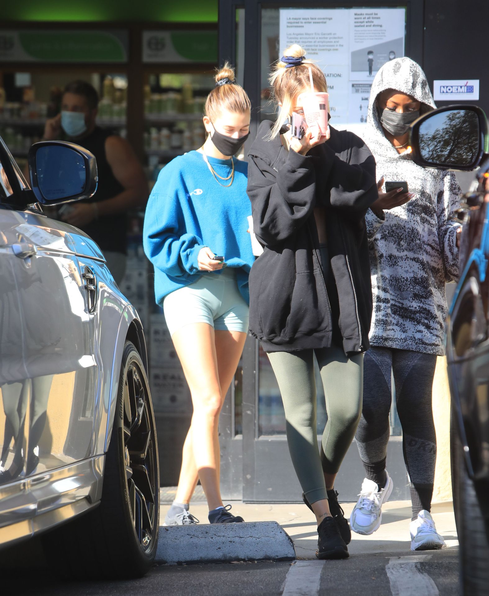 Hailey Bieber Showcases Her Supermodel Stems at The Juice Bar with Her Gal Pals (23 Photos)