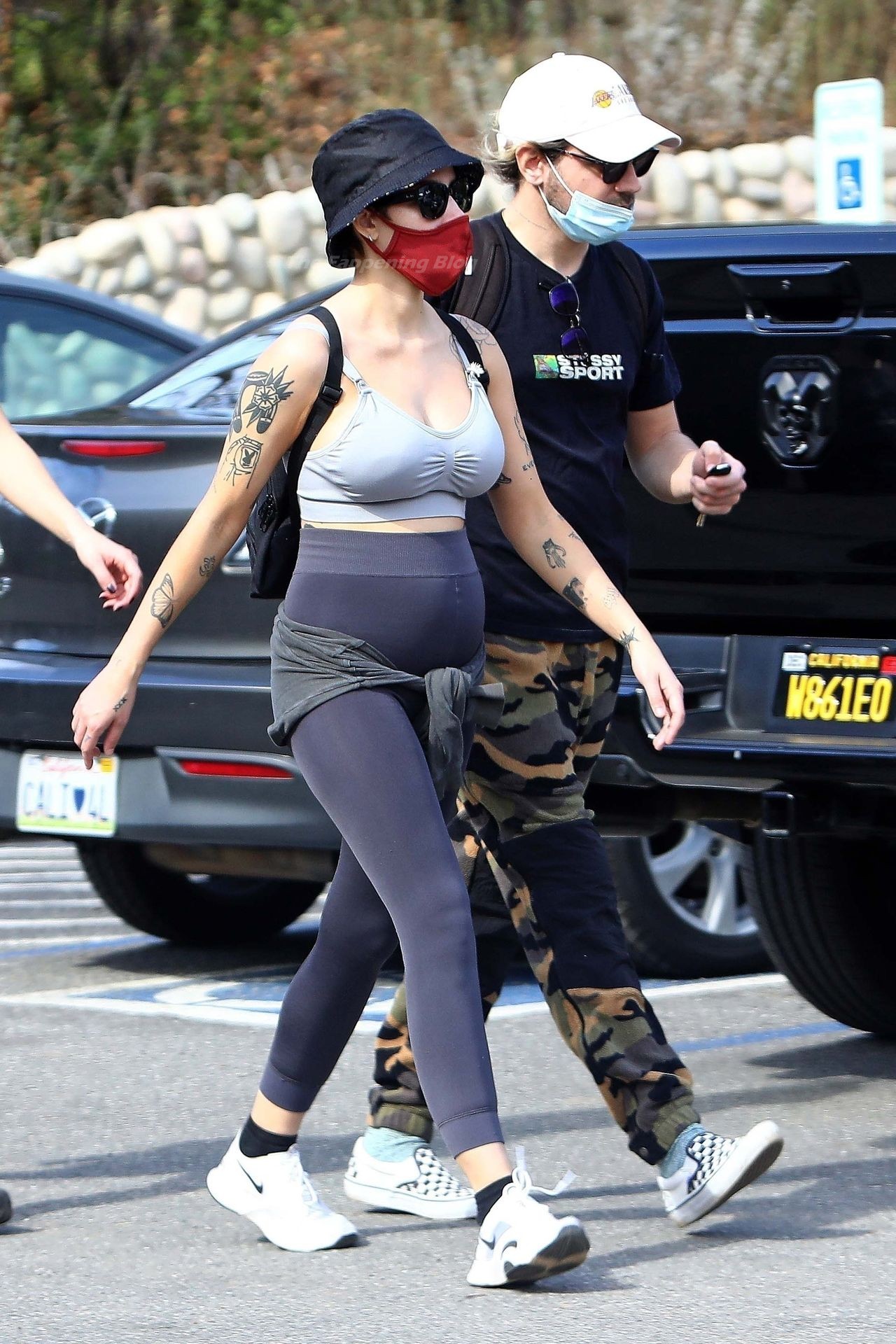 Halsey Flashes Her Baby Bump on a Hike (40 Photos)