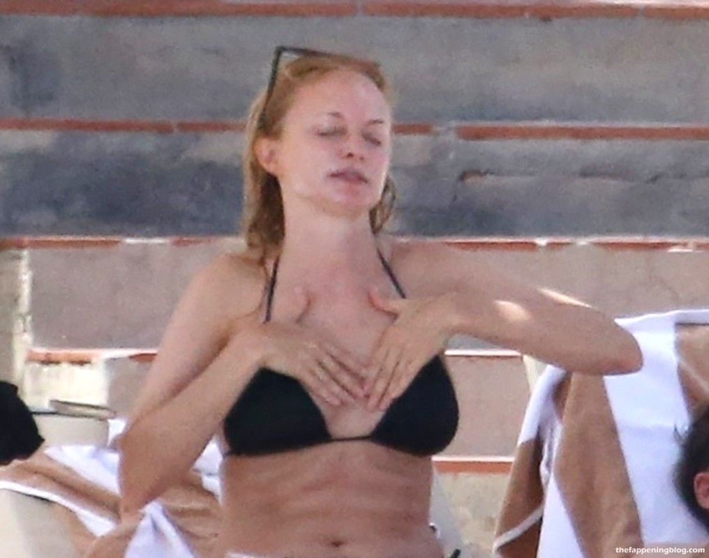Heather Graham Looks Amazing While on Holiday in Cagliari (48 Photos)