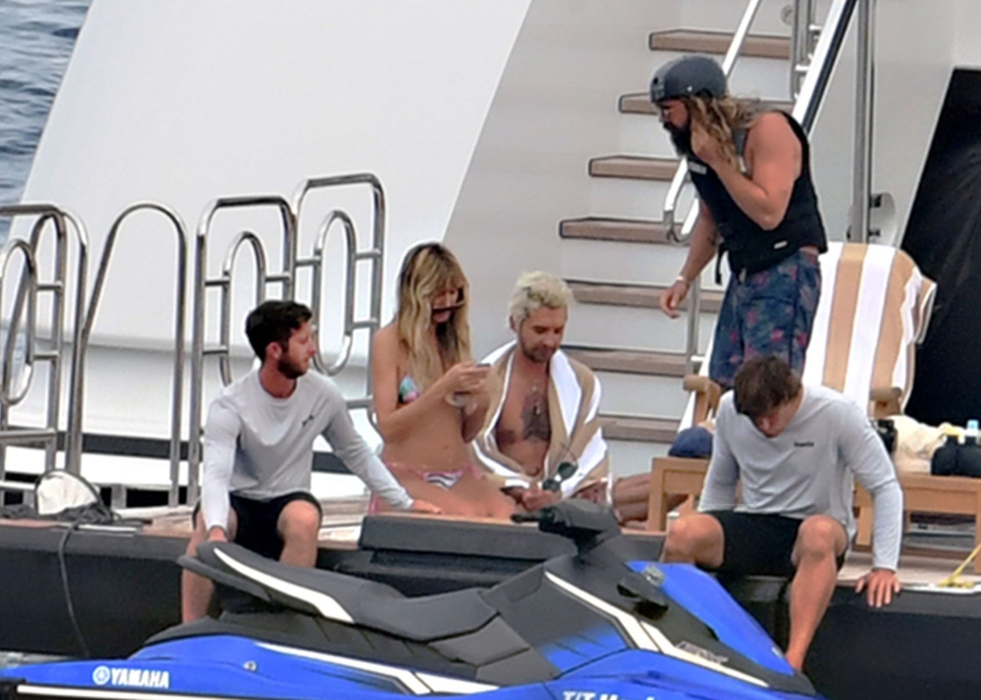 Heidi Klum  Tom Kaulitz Show Some PDA Out on Their Family Holiday in Capri (39 Photos)