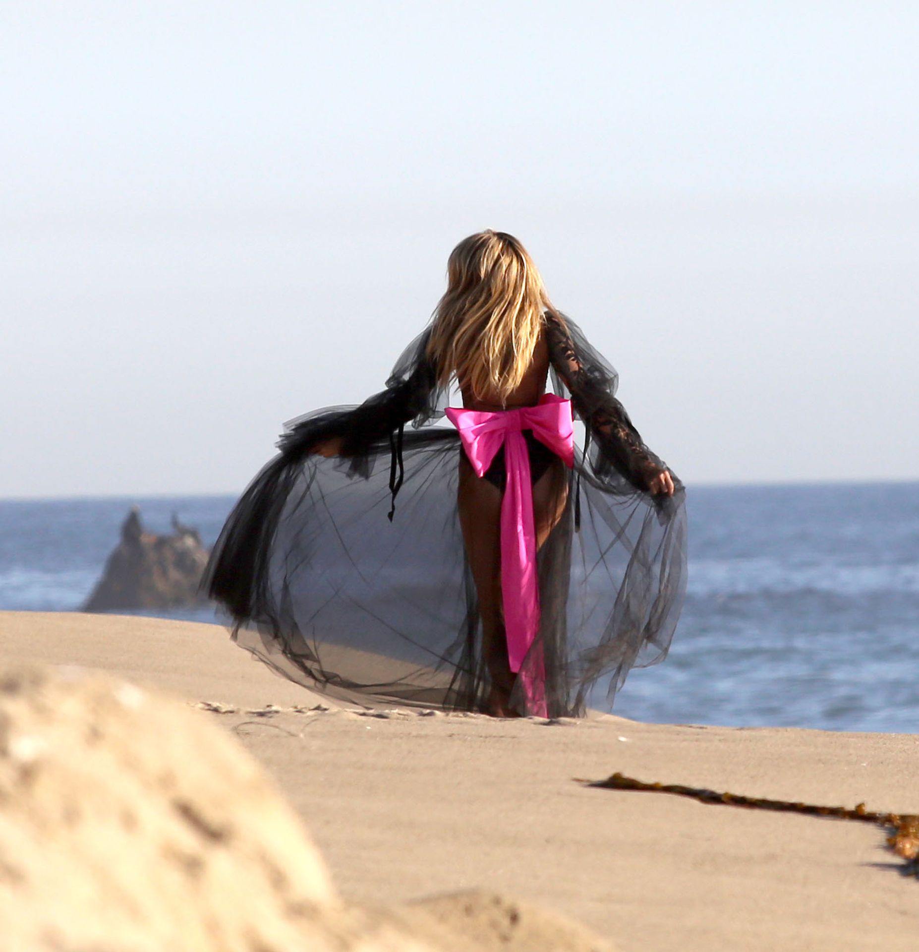 Heidi Klum Posiert In Einem Tanga Bikini 141 Fotos Nackte Berühmtheit 