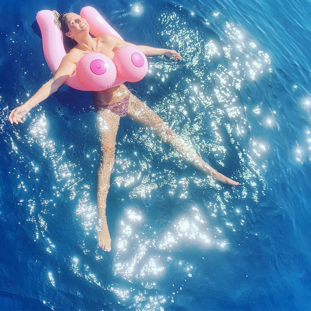 Heidi Klum Topless  Sexy (5 Photos)