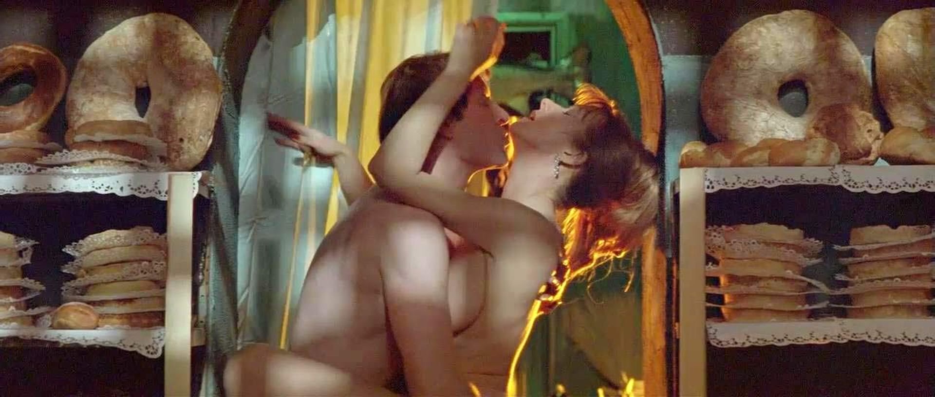 Helen Mirren Nude - The Cook, the Thief, His Wife  Her Lover (9 Pics + GIF  Video)
