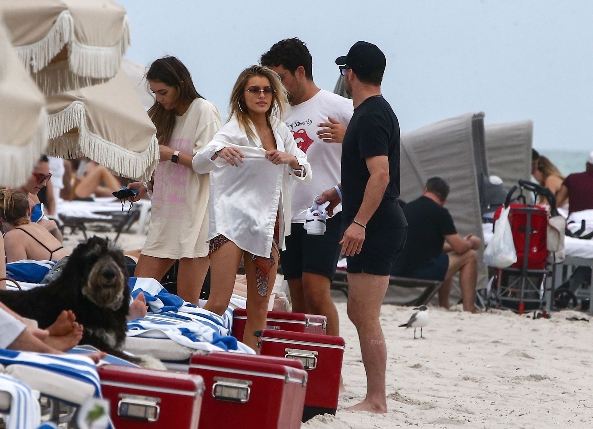 Danny Amendola  Jean Watts Relax with Friends on Miami Beach (48 Photos)