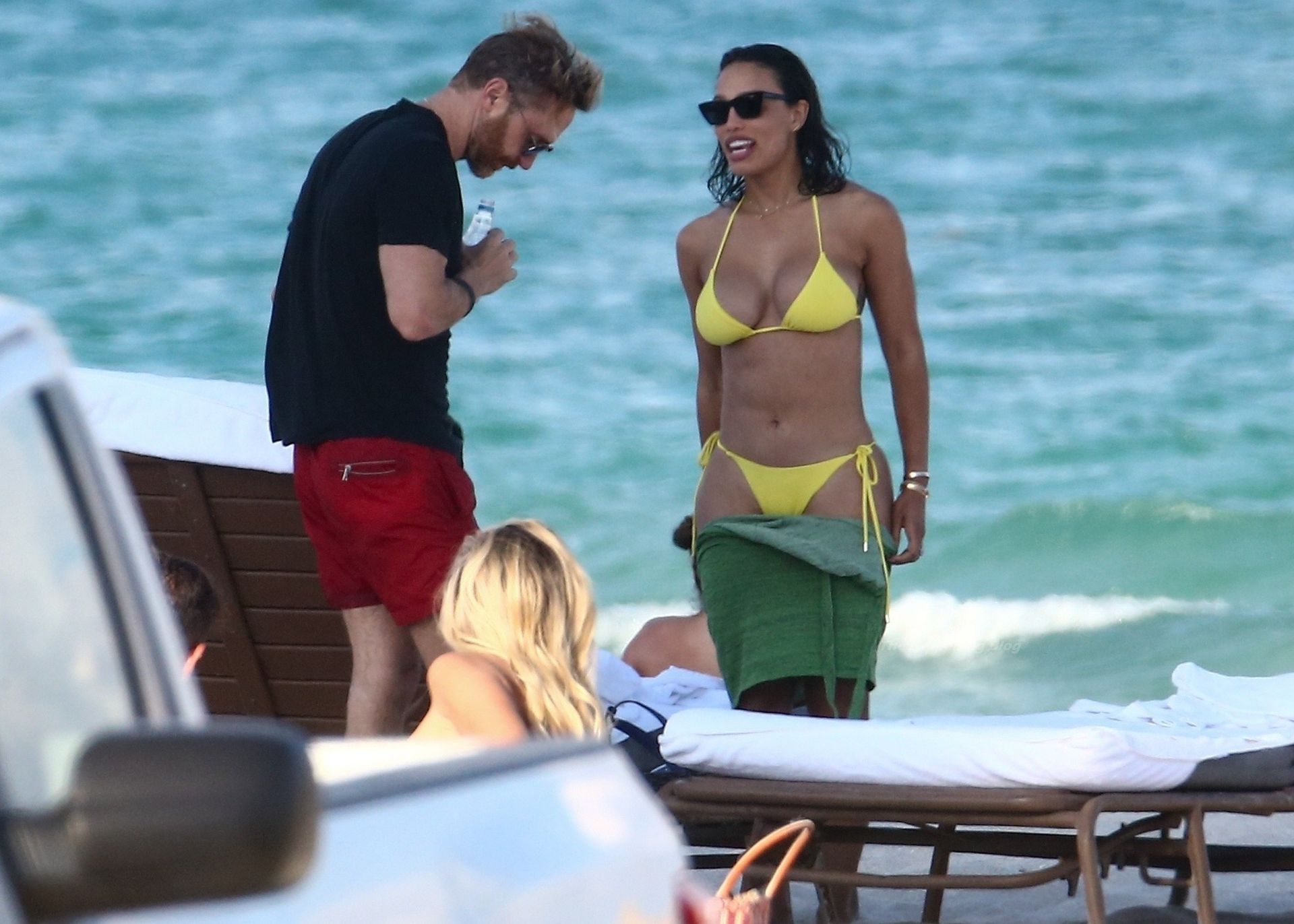 David Guetta  Jessica Ledon Enjoy a Romantic Afternoon on Miami Beach (28 Photos)