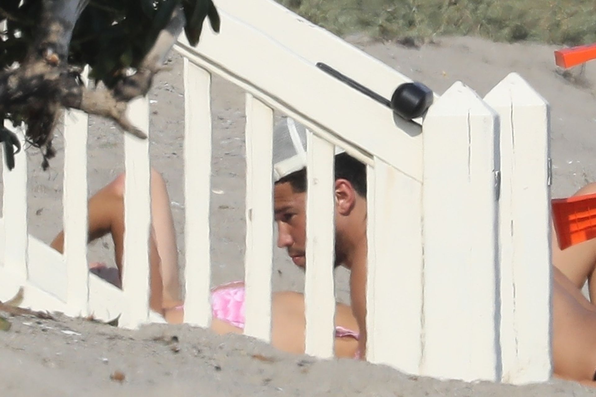 Devin Booker  Kendall Jenner Enjoy a Flirty Day on the Beach (31 Photos)