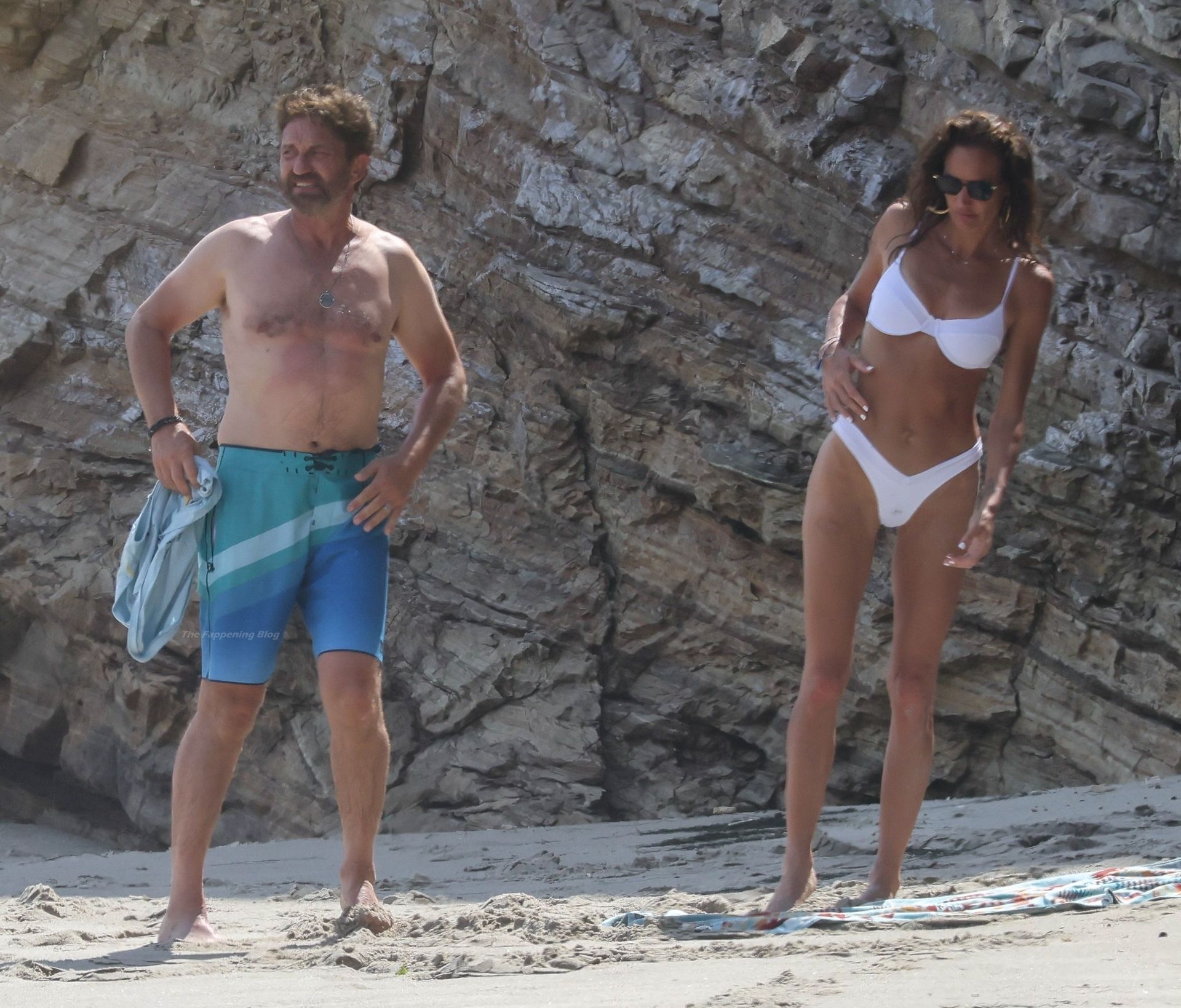Gerard Butler Gets a Back Massage From Morgan Brown in Malibu (63 Photos)