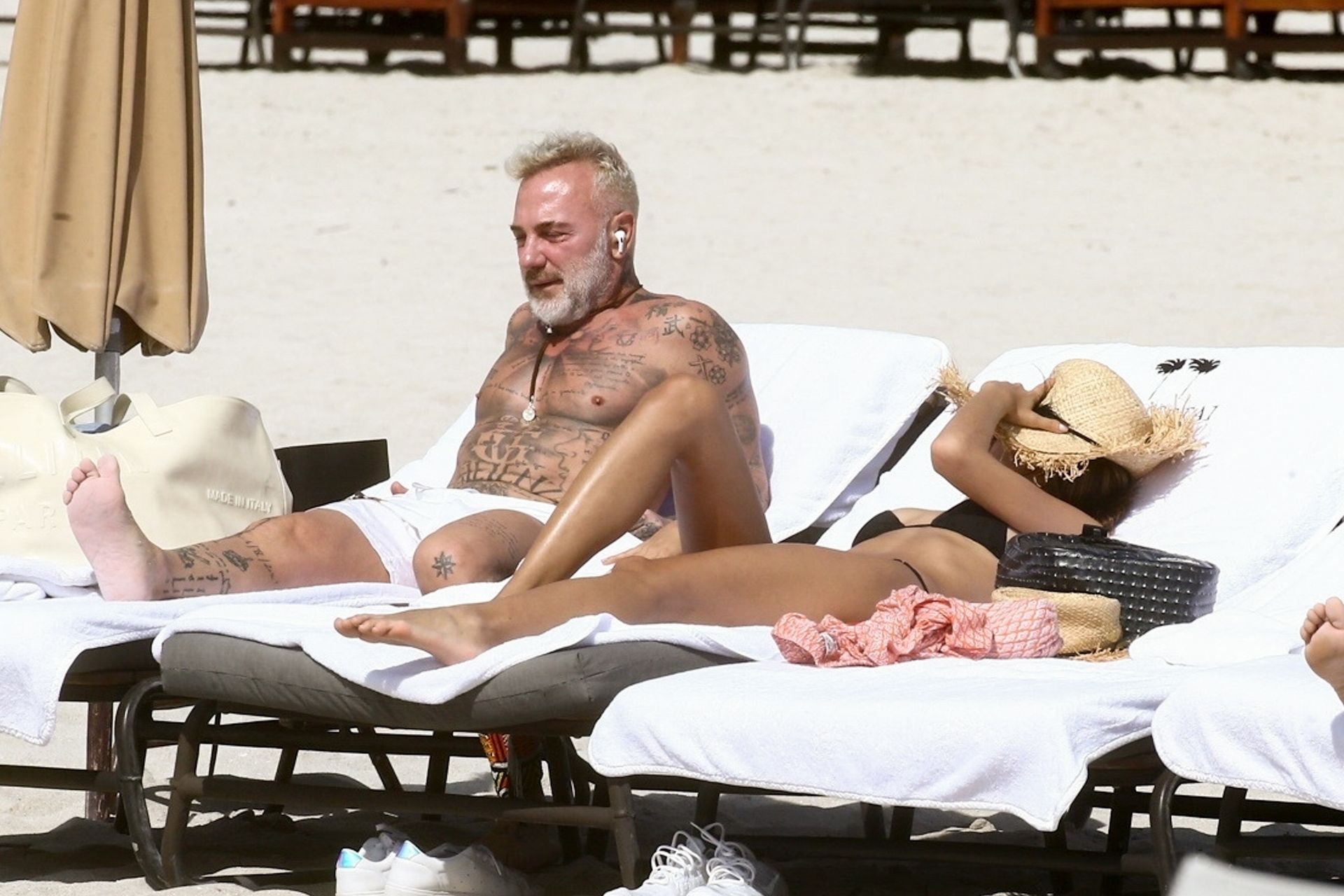 Gianluca Vacchi  Sharon Fonseca Enjoy a Romantic Day at the Beach in Miami (32 Photos)