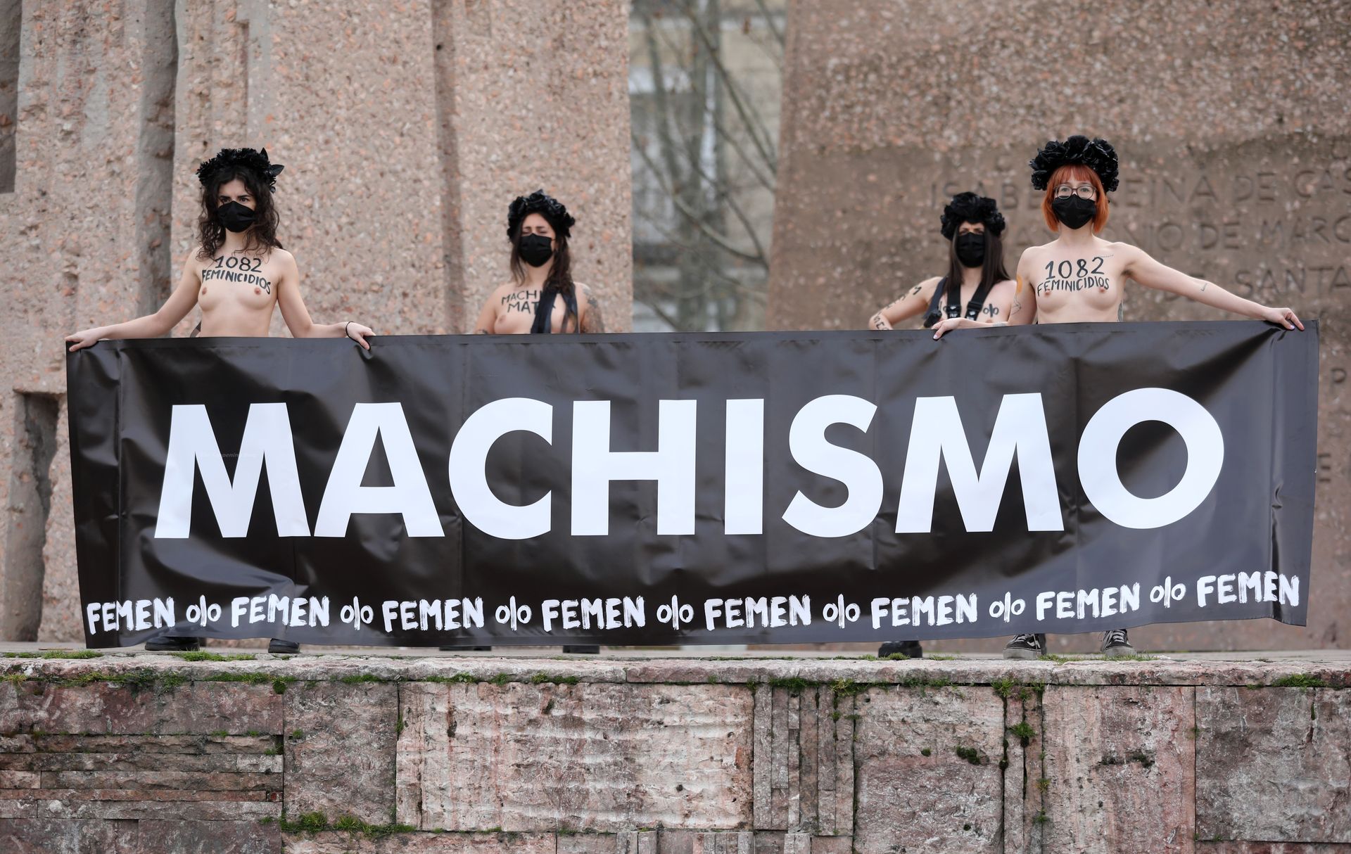 Every Woman Is A Riot’: A Day In The Life Of Femen Activists (5 Photos)