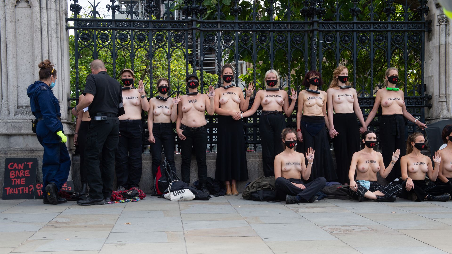 протест голых женщинах фото 36